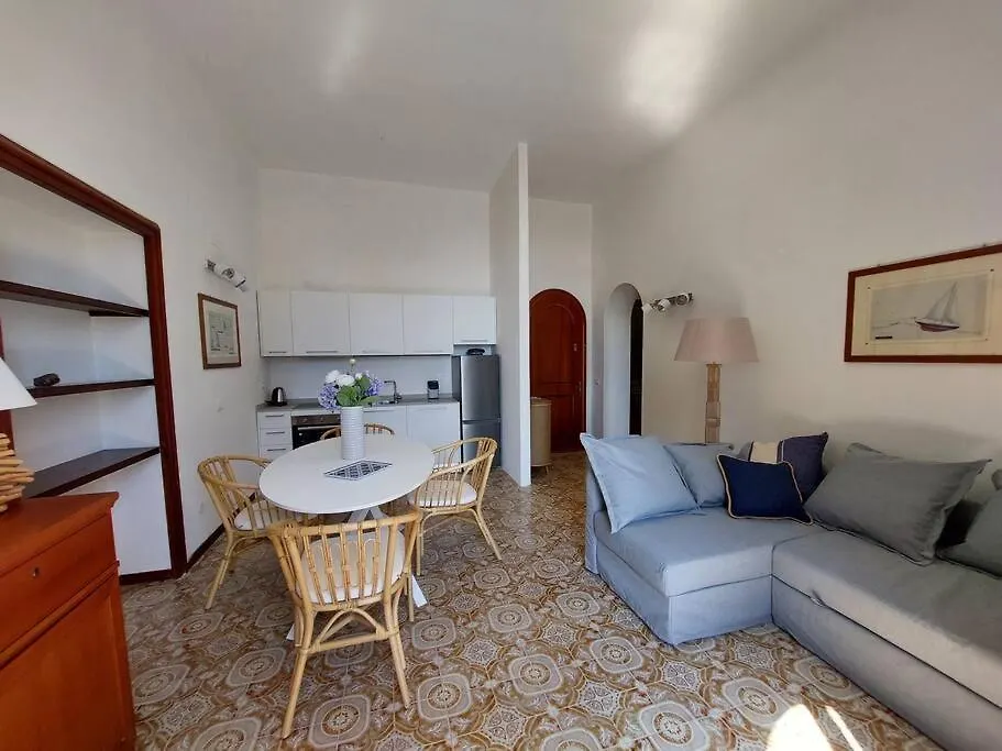 Apartment Appartamento La Vista Cavo Italy